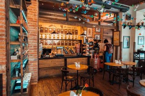 10 Best Cozy Cafes in Lviv, Ukraine | Cozy cafe, Cozy cafe interior, Cafe interior design