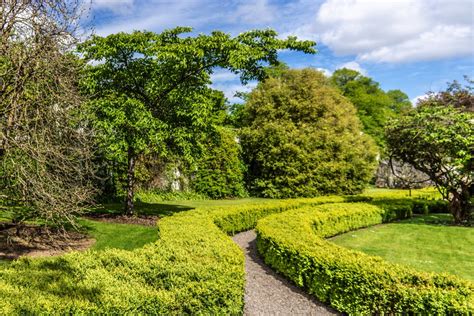 FARMLEIGH ESTATE - HOUSE AND GARDENS