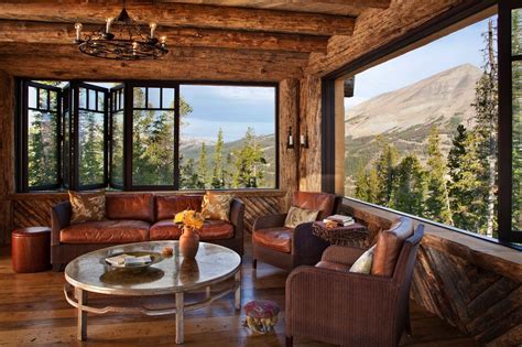 Mountain chic cabin exudes rustic-luxe style in Big Sky Country | Rustic house, Chic cabin ...