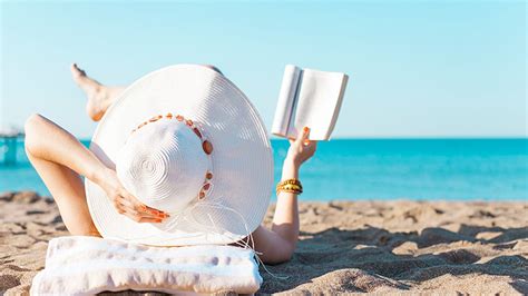 Summer reading recommendations 2017: Beautiful novels for the beach | HELLO!