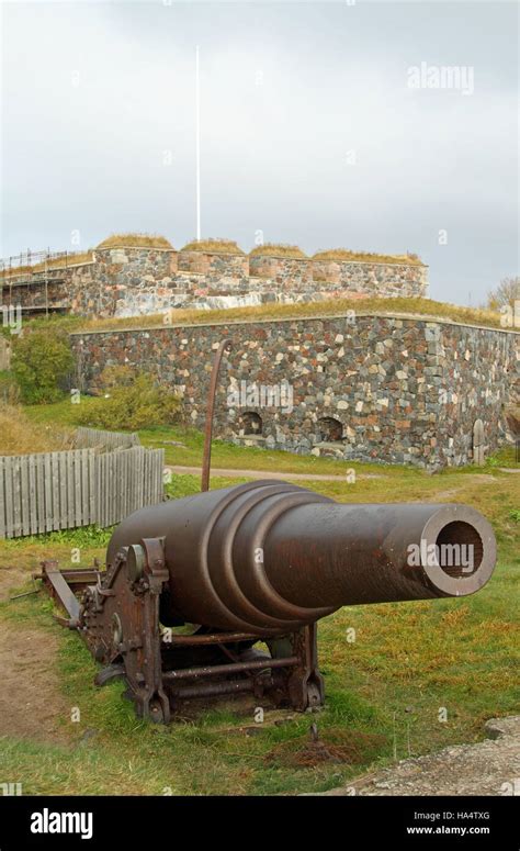 Gun, Suomenlinna island (Sveaborg), Helsinki, Finland Stock Photo - Alamy