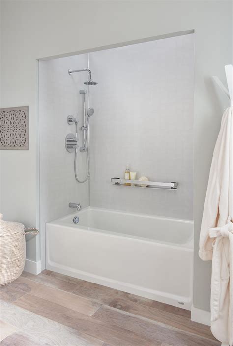 Best Bathtub Wall Surround Materials | BathWraps