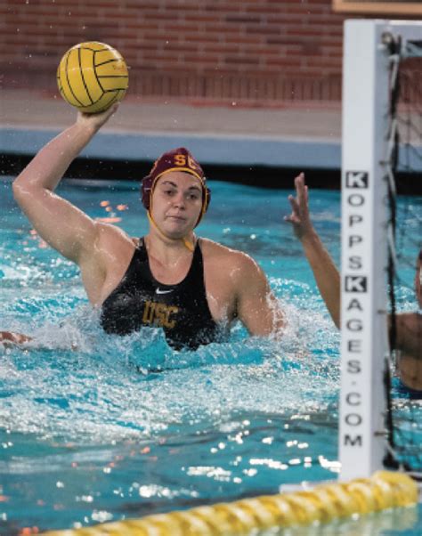 Trojans represent water polo at University Games - Daily Trojan