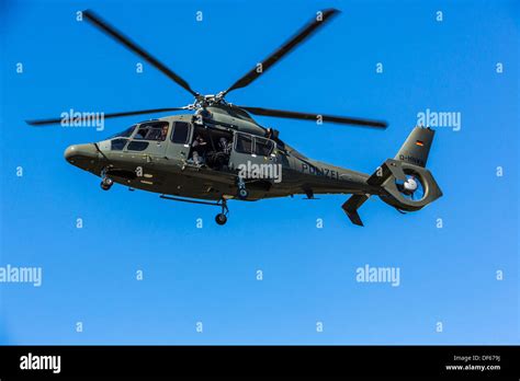 Police SWAT Team, fast roping from a police helicopter Stock Photo - Alamy