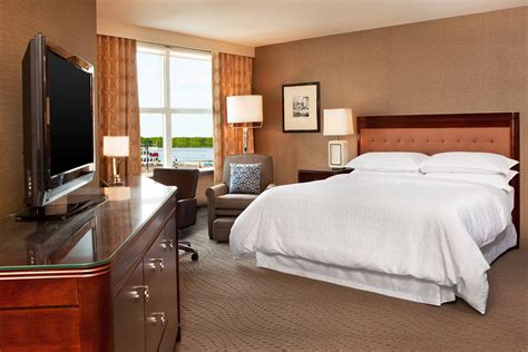 Hotel in Downtown Portsmouth, NH | Sheraton Portsmouth Harborside Hotel