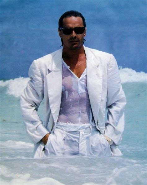 sonny crockett | 1980's hotness Don Johnson as Sonny Crockett miami ...