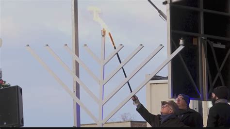 The first candle is lit, and Hanukkah begins | NEWS10 ABC