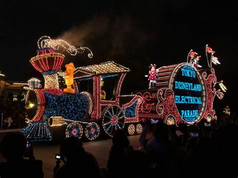 BREAKING: Tokyo Disneyland Electrical Parade: DreamLights Returning November 1st - WDW News Today