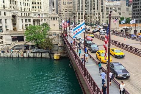 Chicago Walking Tour: The Magnificent Mile: Triphobo