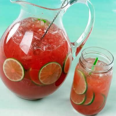 10 Best Alcoholic Drinks with Soda Recipes