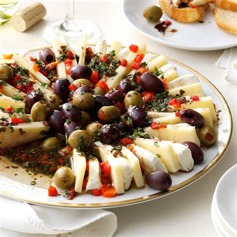 Marinated Olive and Cheese Ring Appetizer