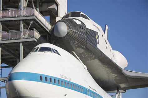 Independence Plaza - Space Center Houston