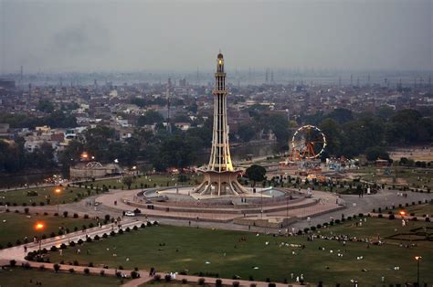 Top 5 must-visit spots in Lahore