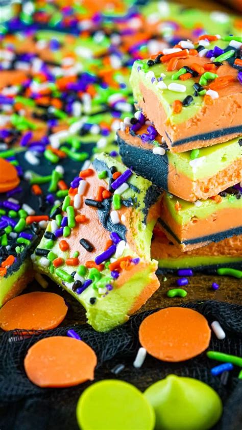 Easy Halloween Party Fudge {3- ingredients} - Chunky in Kentucky