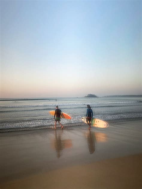 Weligama Surf Spot Guide, Forecast, Webcam & more