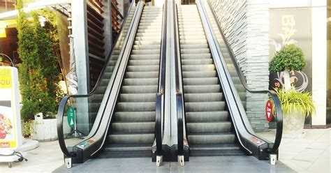 How To Ride Escalator Riding Escalator Wrong