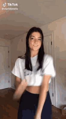 Charli Charli Damelio GIF - Charli Charli Damelio Smile - Discover ...