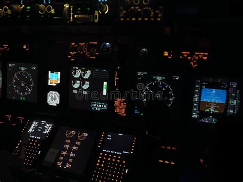 Cockpit of a Boeing 737 Airplane Editorial Stock Photo - Image of pilot ...