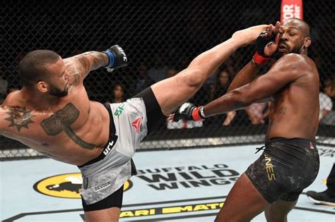 UFC fans rage at Jon Jones vs Thiago Santos decision after points victory | UFC | Sport ...