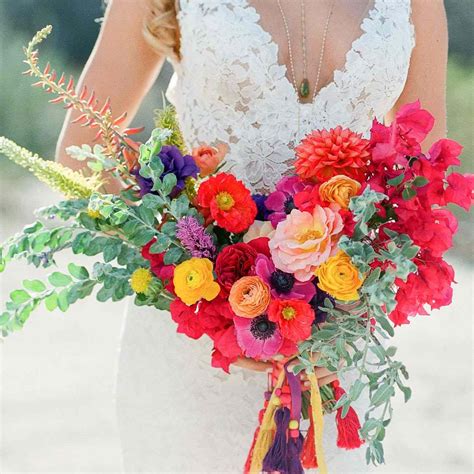 15 Fresh and Playful Poppy Wedding Bouquets