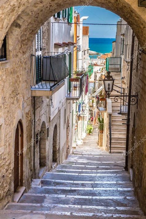 Narrow Street Vieste Gargano Peninsula Apulia Region Italy Europe ...