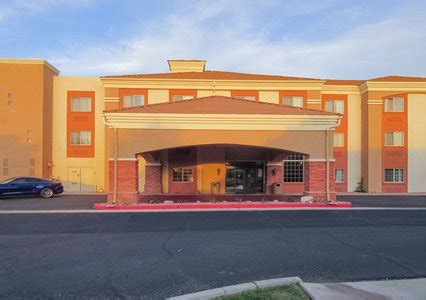 Pet Friendly Hotels in Glendale, Arizona accepting Dogs and Cats