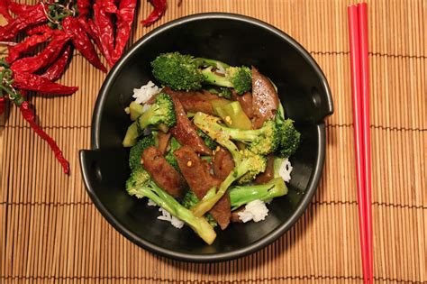 No Empty Fridge: Seitan "Beef" and Broccoli Stir-fry