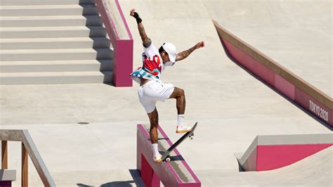 Nyjah Huston recovers from slow start to advance to skateboarding medal ...