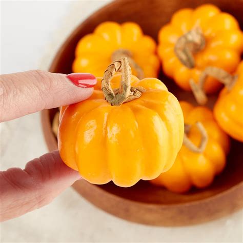 Miniature Artificial Pumpkins - What's New - Dollhouse Miniatures ...