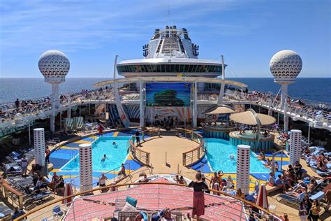 Royal Caribbean's Independence of the Seas Review (2021 Update)