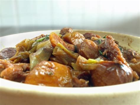 Braised Chicken with Chestnuts - KitchenTigress