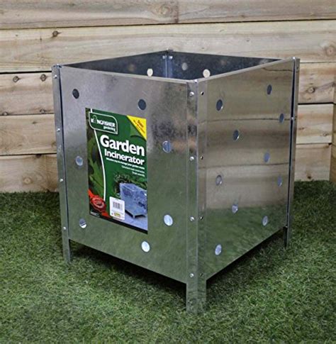 The Best Garden Incinerator [Buying Guide + Reviews]