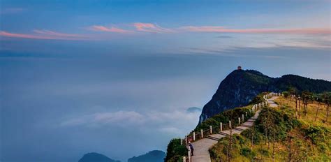 Mount Emei | China Luxury Travel | Remote Lands