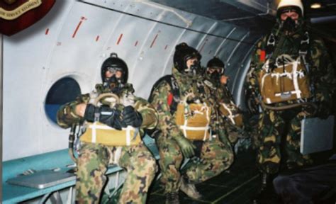 Joint HALO / HAHO parachute training, GROM and SAS units in 1998. : r ...