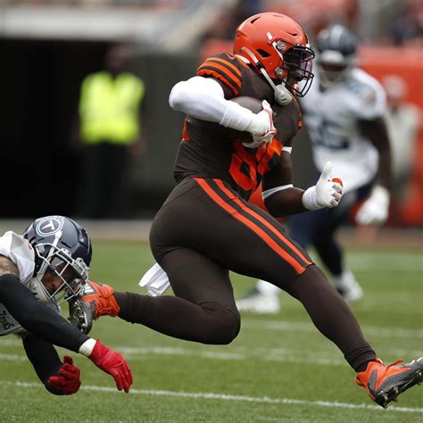 Browns Rumors: David Njoku Could Require Surgery on Wrist Injury | News ...