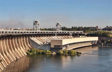 Dnieper Hydroelectric Dam (Zaporizhzhia, 1932) | Structurae