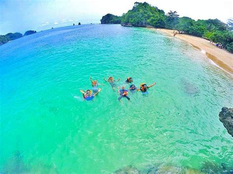 Snorkeling Pantai Tiga Warna - Homecare24