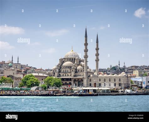 Eminonu district in the city of Istanbul in Turkey with New Mosque Stock Photo - Alamy