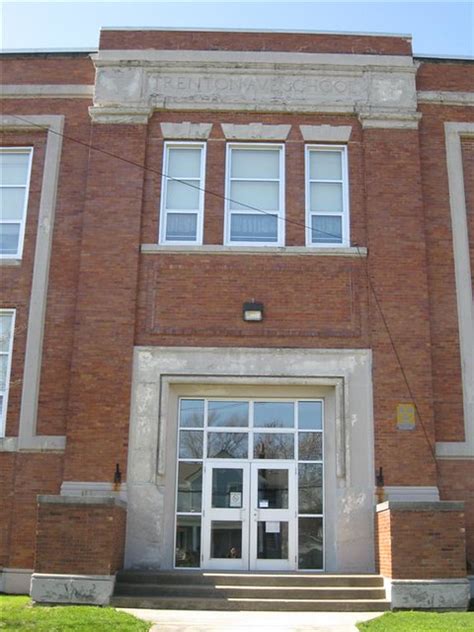 041808 Trenton Avenue School #2--Uhrichsville, Ohio (2) - a photo on ...