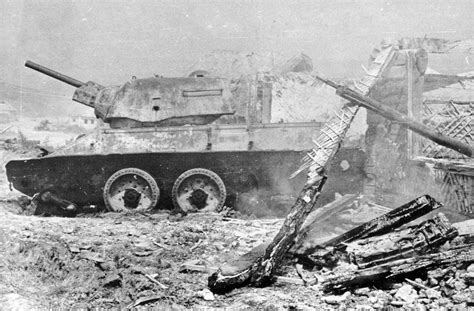 A T-34-76 destroyed in the Battle of Kursk. : r/DestroyedTanks