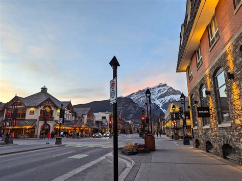 Mount Royal Hotel in Downtown Banff – Perfect Location and Rooftop Hot Tubs - 2TravelDads