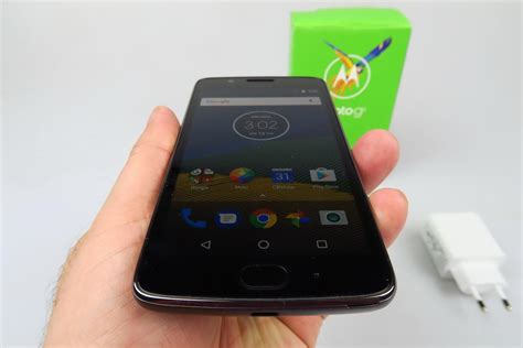 Motorola Moto G5 Unboxing: Midrange Phone on a Budget Gets an Interesting Metal Shell (Video ...