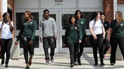 School uniforms can be mandatory, Peel District School Board says | CBC ...