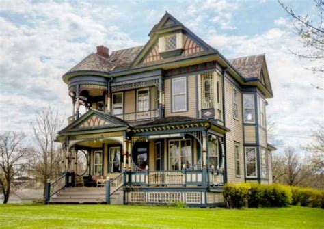 16 Beautiful Victorian House Designs - Top Dreamer