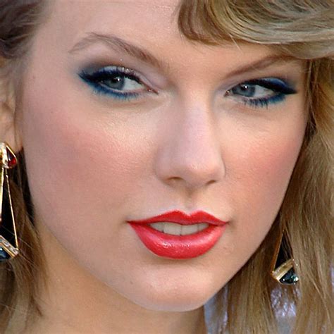 Taylor Swift's Makeup Photos & Products | Steal Her Style | Page 2