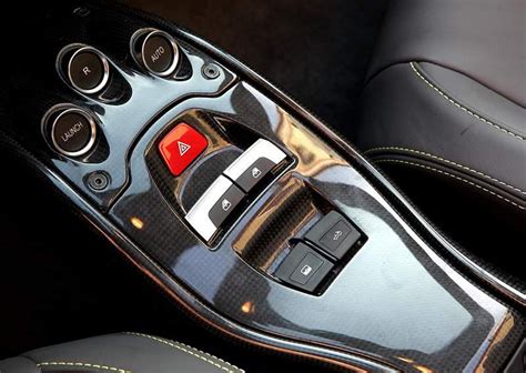 FERRARI 458 ITALIA - ferrari-458-spider_interior_2.jpg