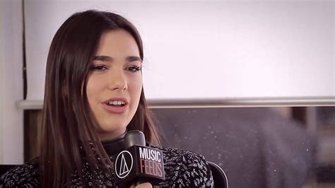 Interview Dua Lipa Tells Us When To Expect Her Debut Album - YouTube