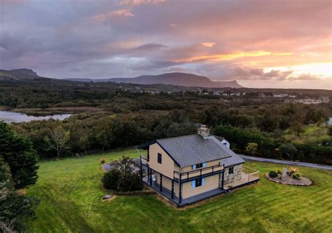 11 Airbnbs in Ireland That Showcase the Best of the Emerald Isle