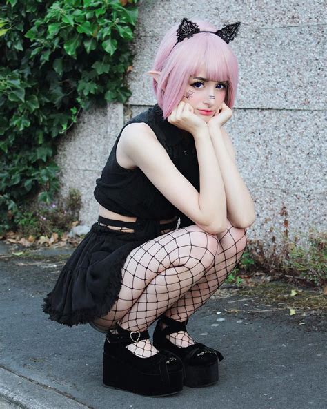 30 Pastel Goth Looks for this Summer - Ninja Cosmico | Pastel goth outfits, Cute goth girl ...