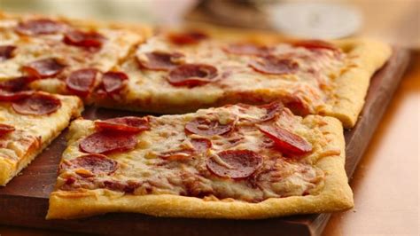 7 Pillsbury Pizza Dough Recipes to Make at Home - Pizzeria Ortica